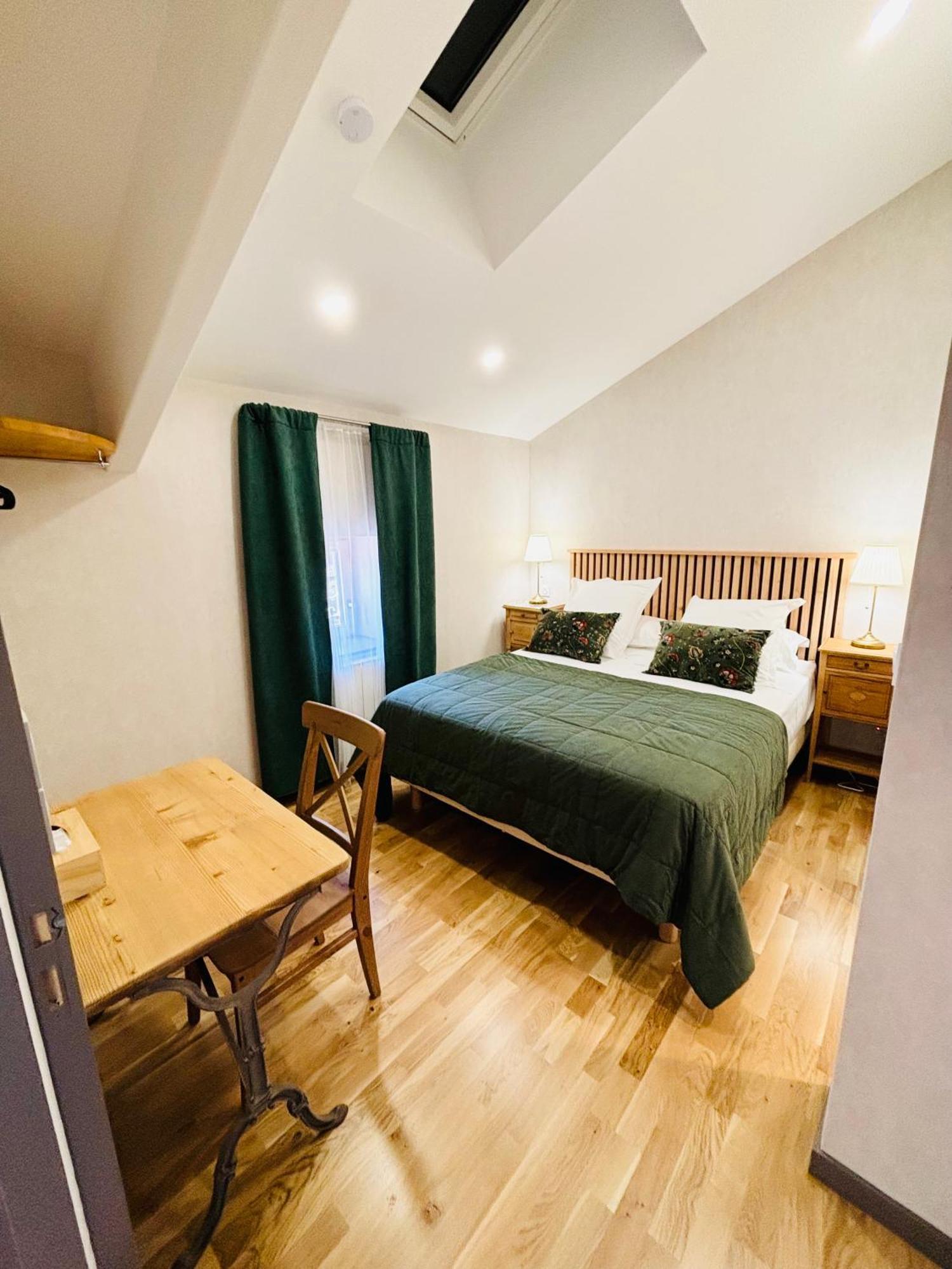 Les Pierres Roses Bed & Breakfast Coise Exterior foto